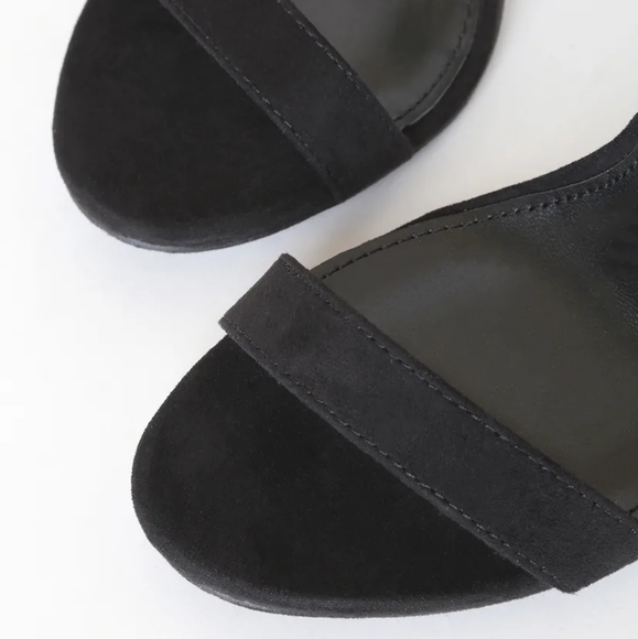 *NEW* Lulu's Black Vegan Suede Heels, single strap - Picture 11 of 12
